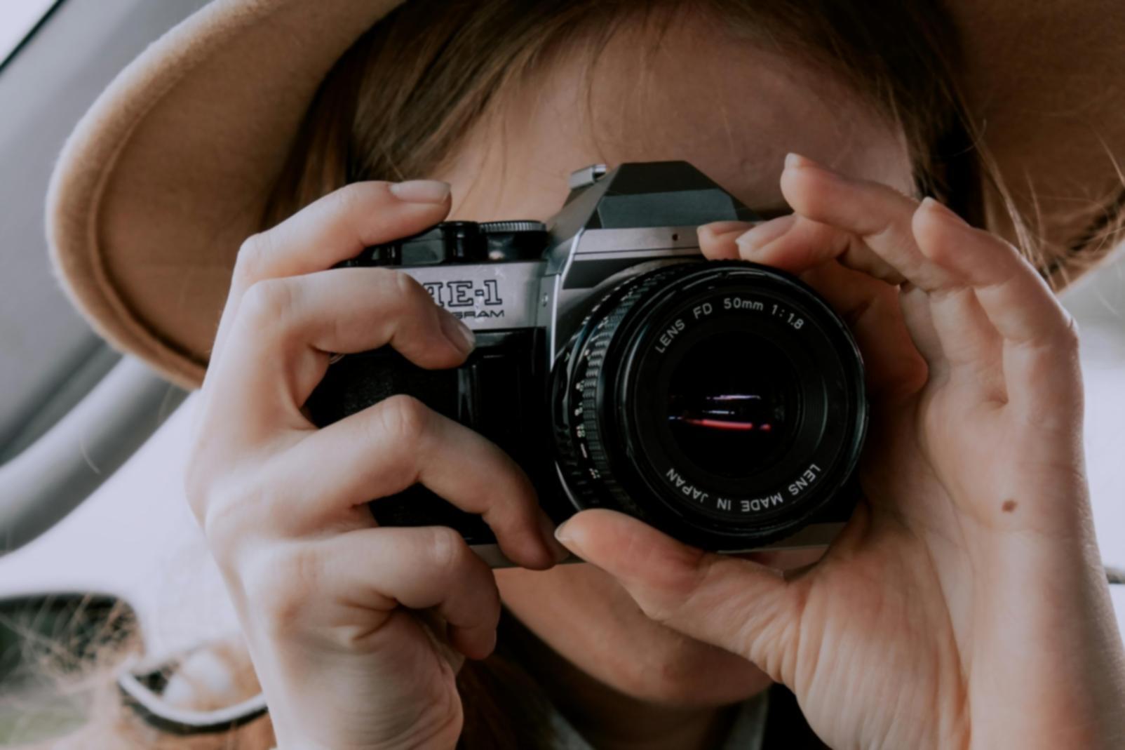 Fotografía artística con técnicas profesionales de iluminación